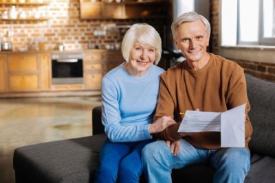 Two elderly satisfied with their wills in Jacksonville with the help of a jacksonville estate litigation lawyer